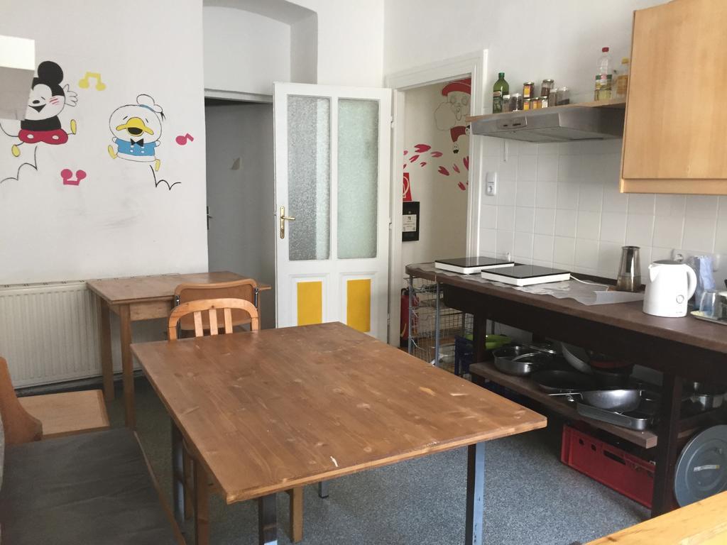 Chichilli Hostel Wien Eksteriør billede