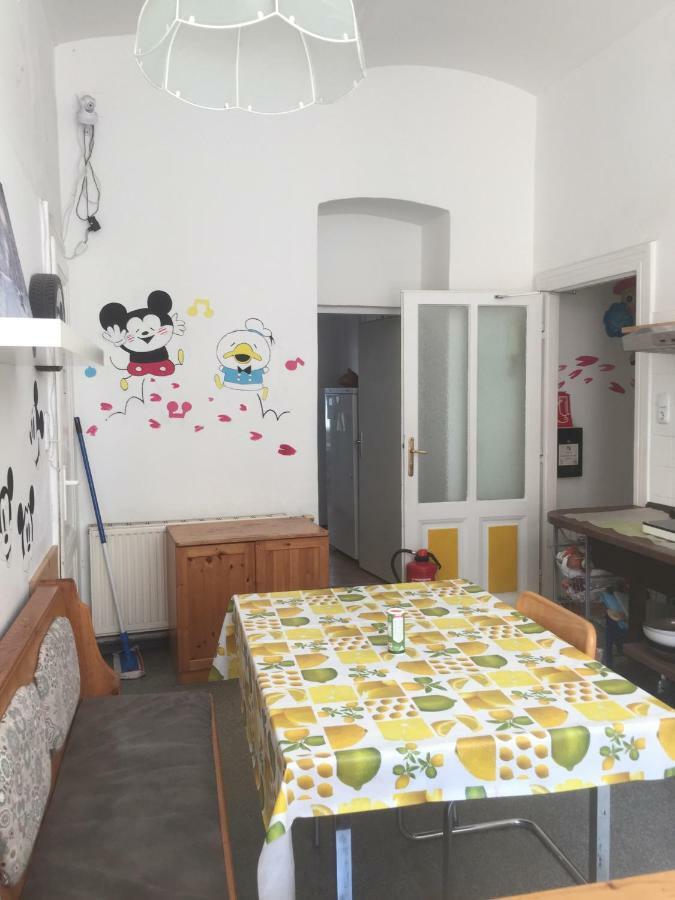 Chichilli Hostel Wien Eksteriør billede