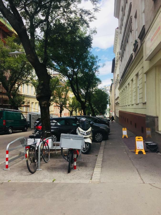 Chichilli Hostel Wien Eksteriør billede