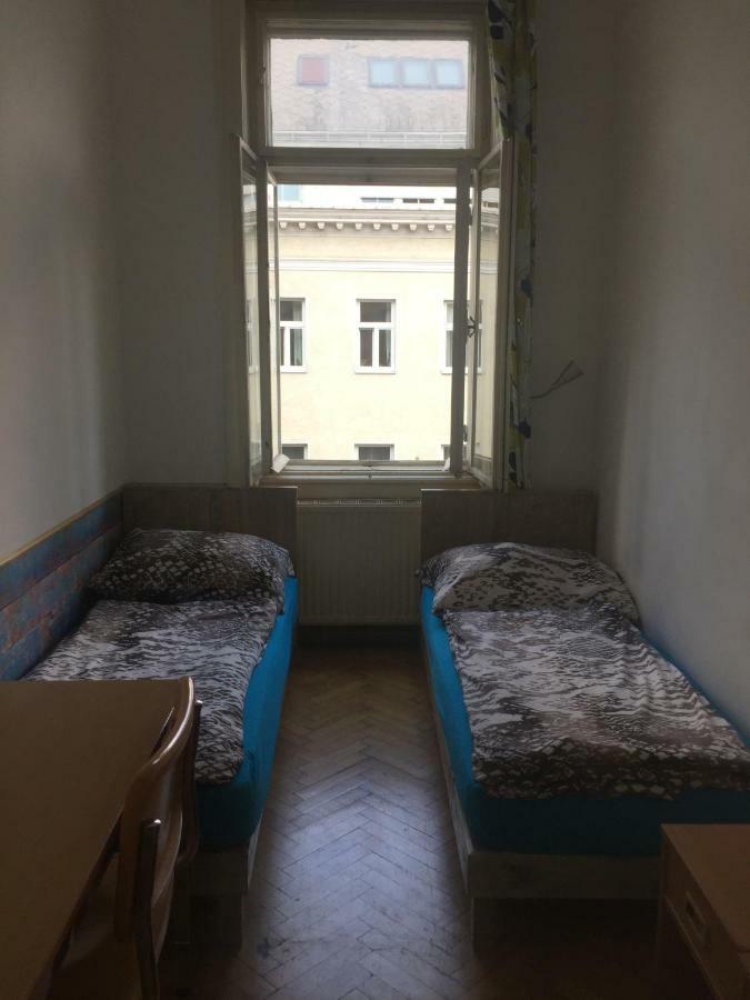 Chichilli Hostel Wien Eksteriør billede